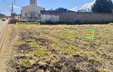 Imagem: O terreno possui 900m² de Área e está localizado em Parque
