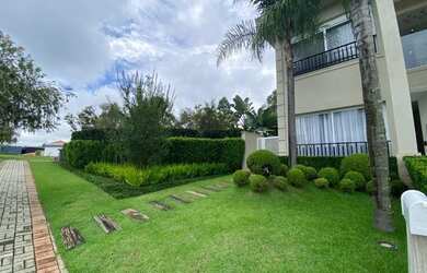 Imagem: A casa em condomínio possui 4 Dormitórios, 5 Banheiros, 5