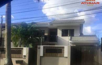 Imagem: A casa possui 1 Dormitório, 2 Banheiros, 4 Vagas na garagem