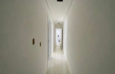 Imagem: A casa possui 3 Dormitórios, 2 Banheiros, 1 Vaga na garagem