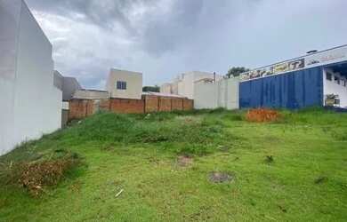 Imagem: O terreno e está localizado em Centro, Cascavel à venda por