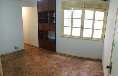 Imagem: O apartamento e possui 2 Dormitórios, Suítes, 1 Banheiro