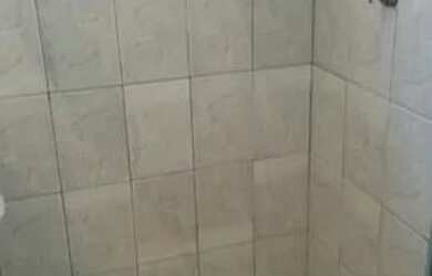 Imagem 5: Alugo Kitnet na Fazenda Rio Grande - uma peça com banheiro