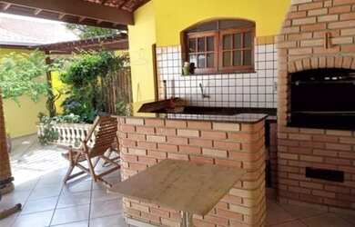 Imagem: A casa possui 3 Dormitórios, 4 Banheiros, 4 Vagas na garagem