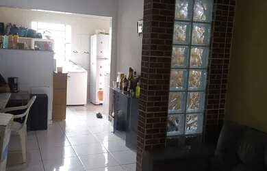 Imagem: A casa possui 2 Dormitórios, 2 Banheiros, 15m² de Área e