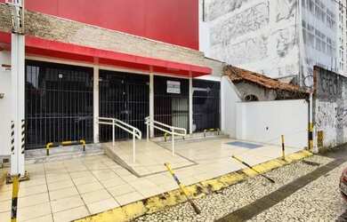 Imagem: O depósito possui 2 Vagas na garagem, 202m² de Área e está