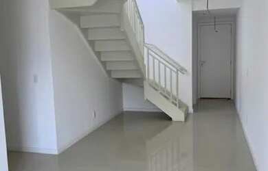 Imagem: O apartamento na cobertura possui 3 Dormitórios, 2 Banheiros