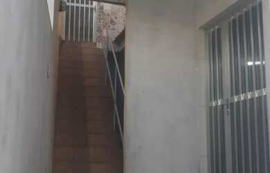 Imagem: A casa possui 2 Dormitórios, 1 Banheiro e está localizado