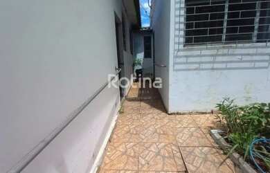 Imagem: A casa possui 1 Dormitório, 1 Banheiro, 60m² de Área e está