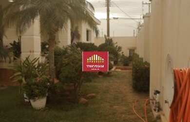 Imagem: A casa possui 3 Dormitórios, 4 Banheiros, 4 Vagas na garagem