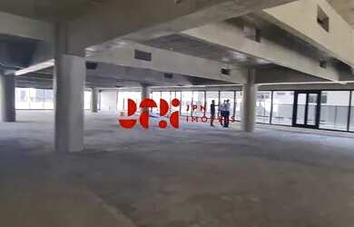 Imagem: O depósito possui 5 Vagas na garagem, 780m² de Área e está