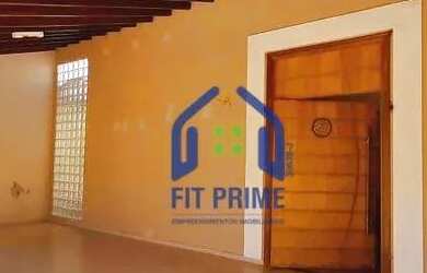 Imagem: A casa possui 3 Dormitórios, 2 Banheiros, 3 Vagas na garagem