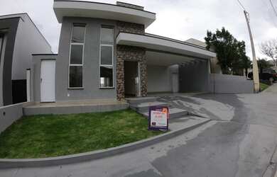 Imagem: A casa em condomínio possui 3 Dormitórios, 3 Banheiros, 2