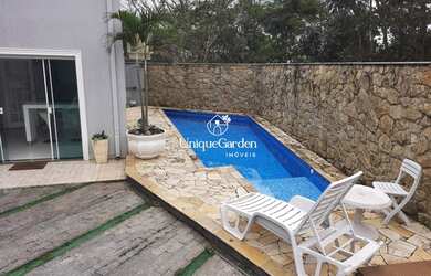 Imagem: A casa em condomínio possui 4 Dormitórios, 1 Banheiro, 364m²