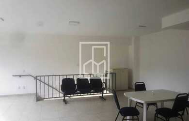 Imagem: O depósito possui 2 Vagas na garagem, 120m² de Área e está