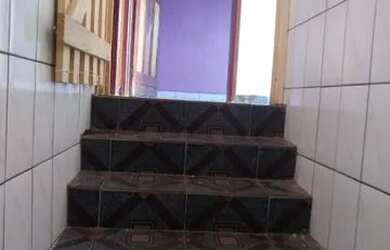 Imagem 4: Vende- se ou permuta por imóveis de menores valores sobrado com três...