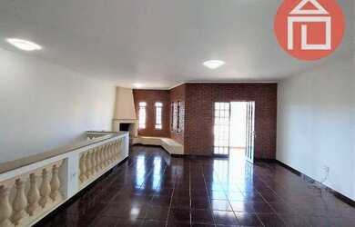 Imagem: A casa possui 3 Dormitórios, 1 Banheiro, 1 Vaga na garagem