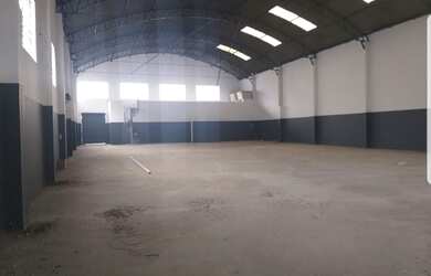 Imagem: O depósito possui 5 Vagas na garagem e 720m² de Área e está