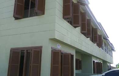 Imagem 6: Sobrados geminados na praia