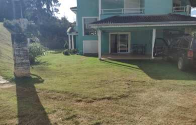 Imagem: A casa em condomínio possui 4 Dormitórios, 5 Banheiros, 5