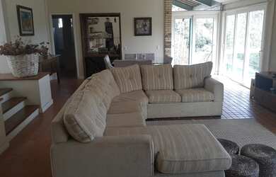 Imagem: A casa em condomínio à venda possui 4 Dormitórios, 5 Banheiros