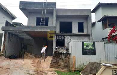 Imagem: A casa possui 3 Dormitórios, 4 Banheiros, 4 Vagas na garagem