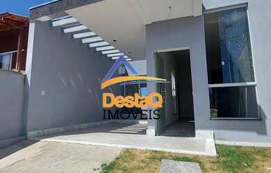 Imagem: A casa e possui 3 Dormitórios, Suítes, 2 Banheiros, 2 Vagas