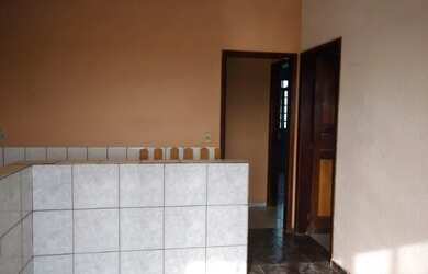 Imagem 7: Vende- se ou permuta por imóveis de menores valores sobrado com três...