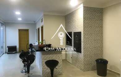 Imagem: A casa possui 3 Dormitórios, 3 Banheiros, 4 Vagas na garagem