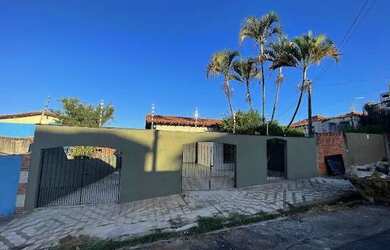 Imagem: A casa possui 2 Dormitórios, 1 Banheiro, 5 Vagas na garagem