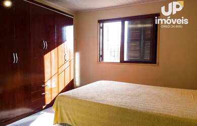 Imagem 4: Sobrado com 4 dormitórios à venda por R$ 390.000 no Porto em Pelotas/RS