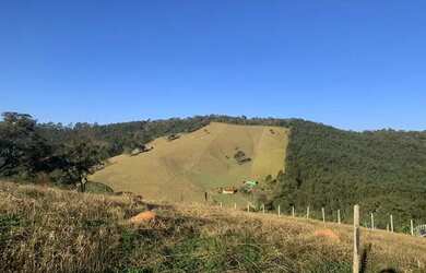 Imagem: O terreno possui 600m² de Área e está localizado em Centro