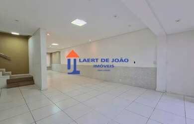 Imagem: A casa possui 2 Dormitórios, 1 Banheiro, 2 Vagas na garagem