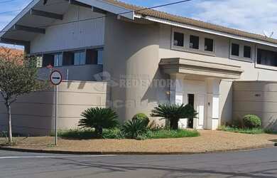 Imagem: O depósito possui 929m² de Área e está localizado em Centro