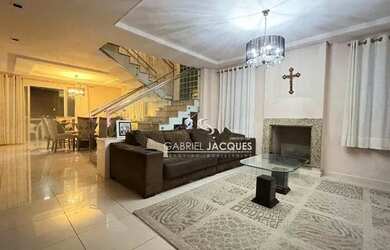 Imagem: A casa possui 3 Dormitórios, 4 Banheiros, 4 Vagas na garagem