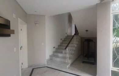 Imagem: A casa possui 3 Dormitórios, 3 Banheiros, 3 Vagas na garagem