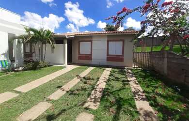 Imagem: A casa em condomínio possui 3 Dormitórios, 2 Banheiros, 2