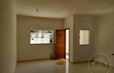 Imagem: A casa possui 2 Dormitórios, 2 Banheiros, 1 Vaga na garagem