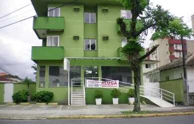 Imagem: O apartamento possui 1 Dormitório, 1 Banheiro, 1 Vaga na garagem
