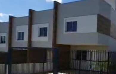 Imagem: A casa possui 2 Dormitórios, 1 Banheiro, 1 Vaga na garagem