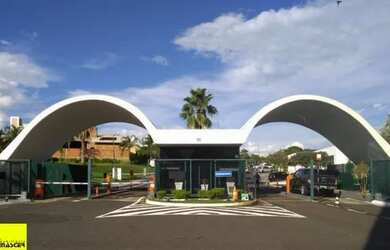 Imagem: O terreno possui 400m² de Área e está localizado em São