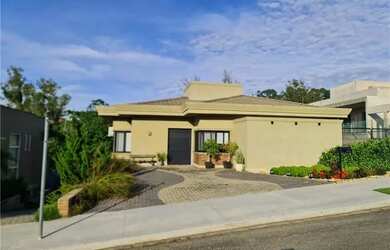 Imagem: A casa em condomínio possui 3 Dormitórios, 5 Banheiros, 5