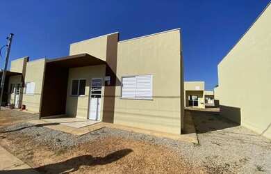 Imagem: A casa em condomínio possui 2 Dormitórios, 1 Banheiro, 2 Vagas