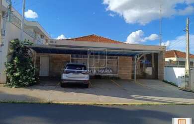 Imagem: O depósito possui 5 Vagas na garagem, 227m² de Área e está