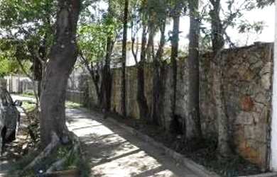 Imagem: O terreno possui 689m² de Área e está localizado em Lapa