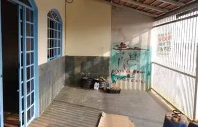 Imagem 14: Vende- se ou permuta por imóveis de menores valores sobrado com três...