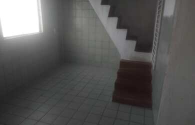 Imagem: A casa possui 2 Dormitórios, 1 Banheiro e está localizado