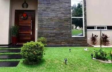 Imagem: A casa em condomínio possui 5 Dormitórios, 5 Banheiros, 4