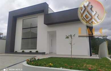 Imagem: A casa em condomínio possui 3 Dormitórios, 4 Banheiros, 2