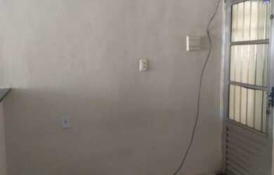 Imagem: A casa possui 3 Dormitórios e 2 Banheiros e está localizado